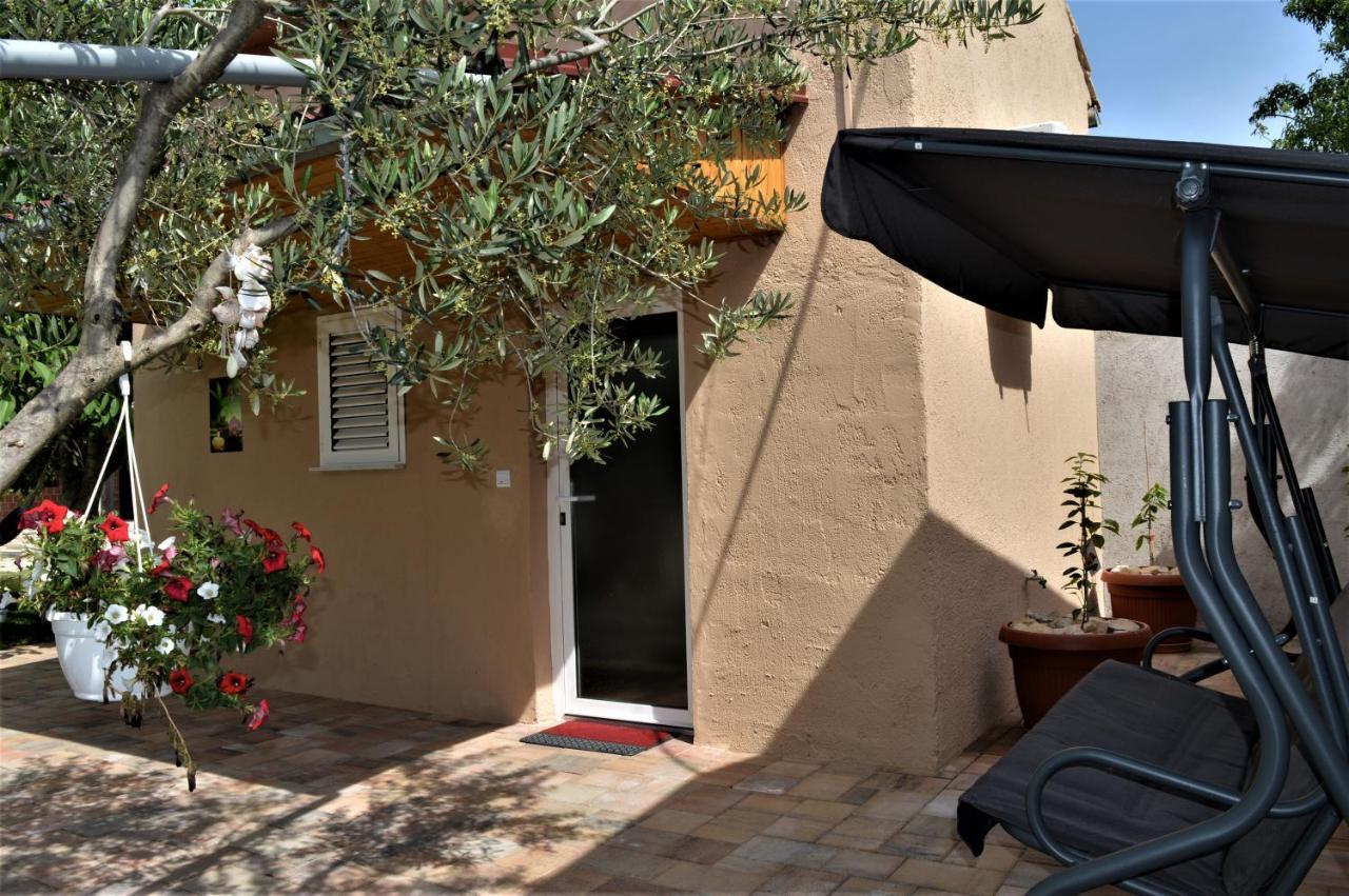 Studio Apartments Luka Biograd - Benkovac Exterior photo